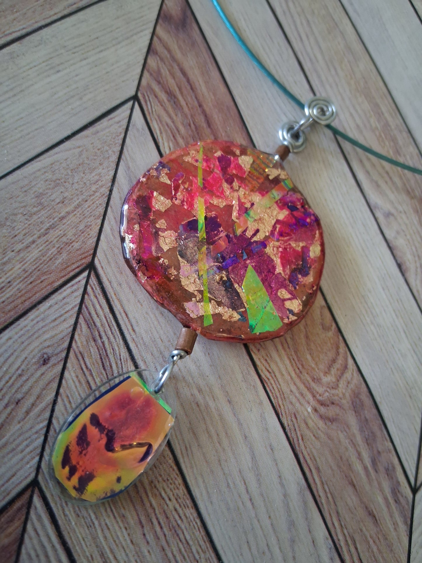 Artefacta Necklace, Round with Oval Charm