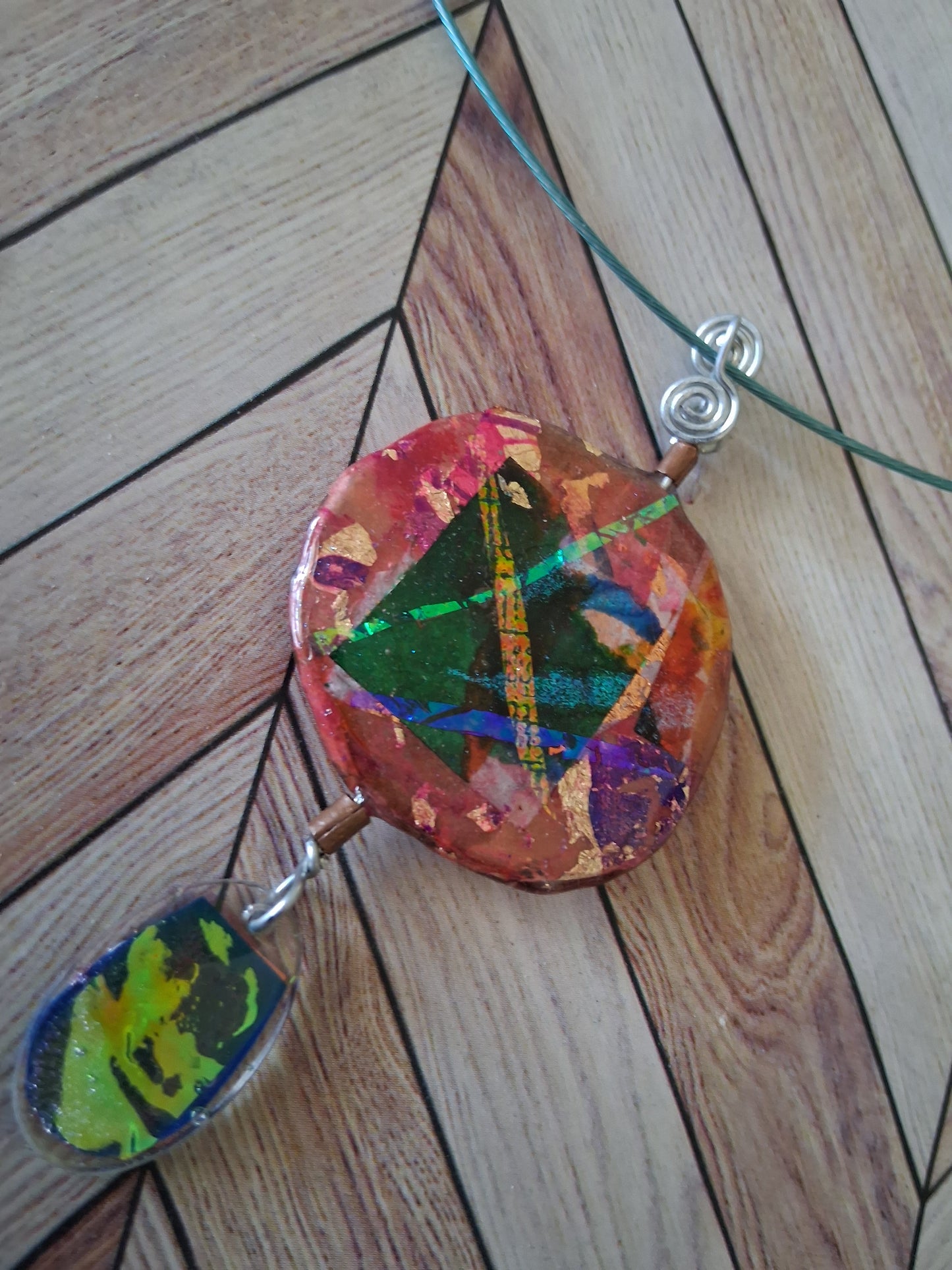 Artefacta Necklace, Round with Oval Charm