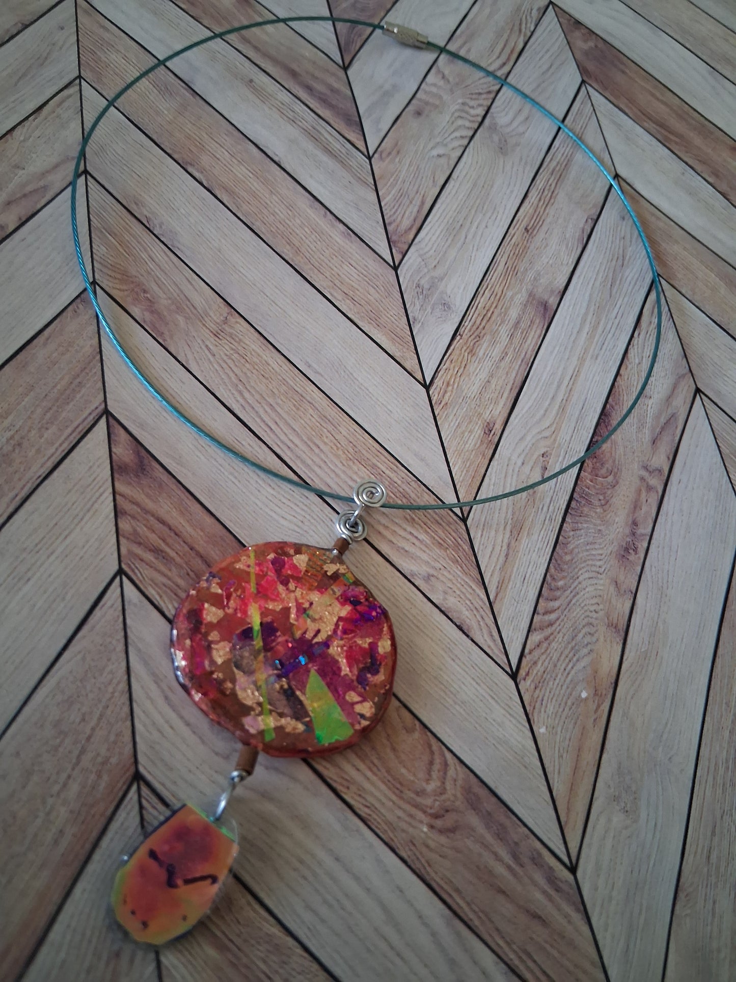 Artefacta Necklace, Round with Oval Charm